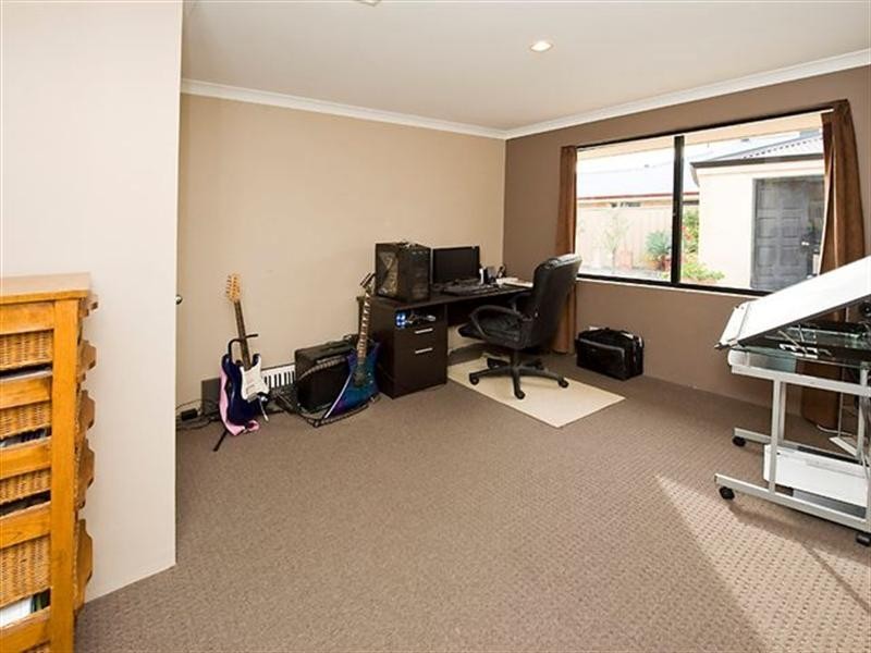 5 Coastal Retreat, Wannanup WA 6210