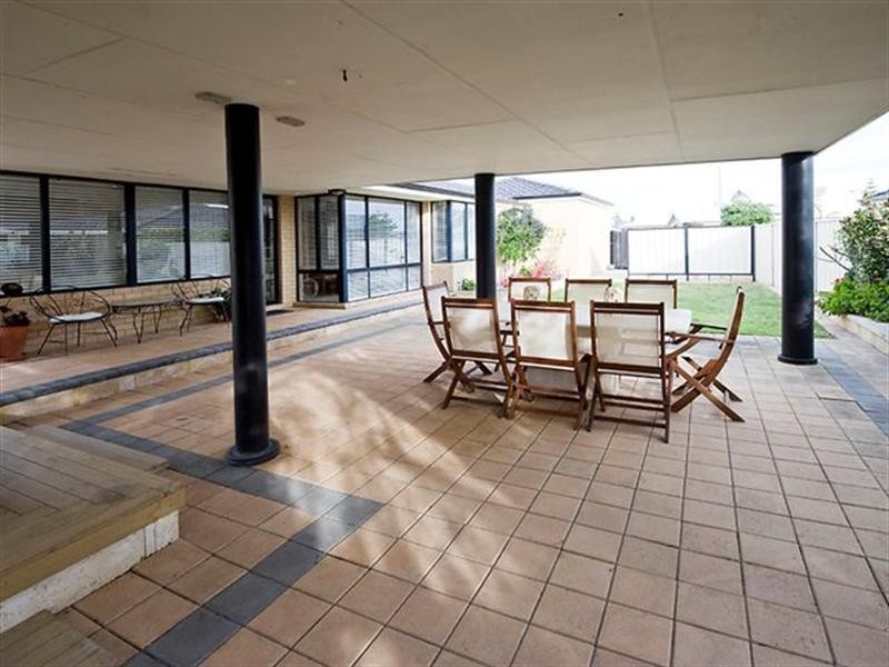 5 Coastal Retreat, Wannanup WA 6210