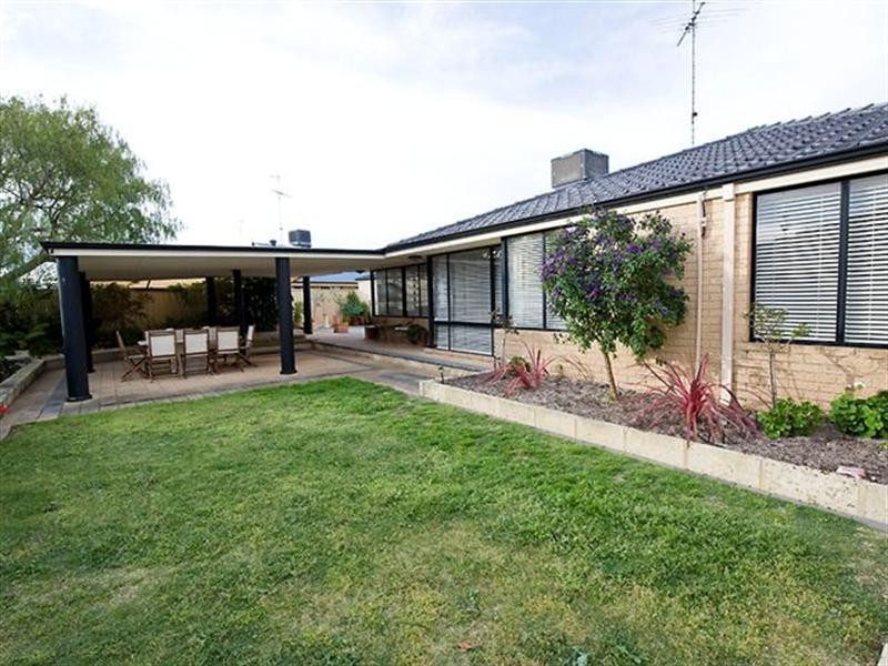 5 Coastal Retreat, Wannanup WA 6210