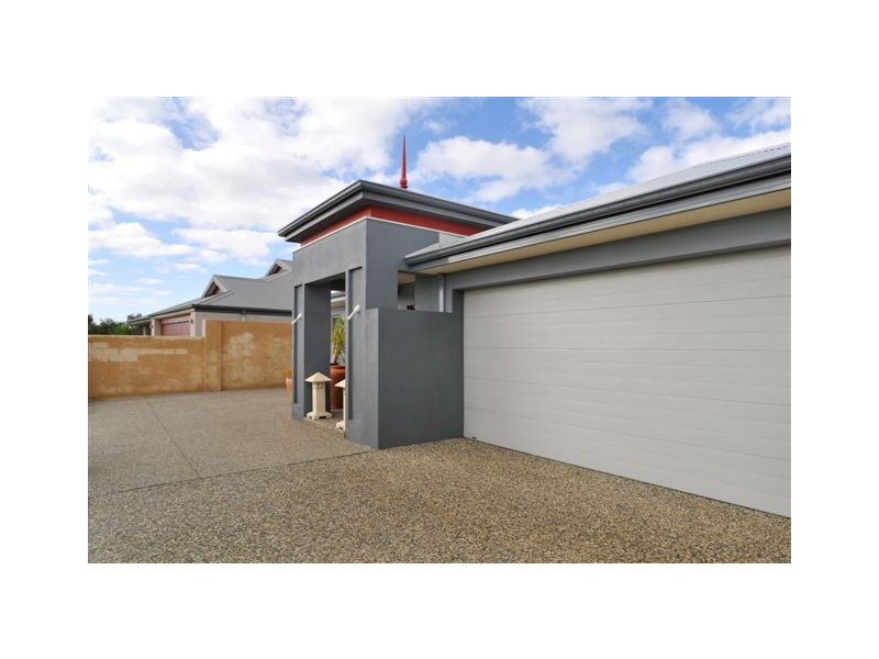 5 Crowsnest Terrace, Wannanup WA 6210