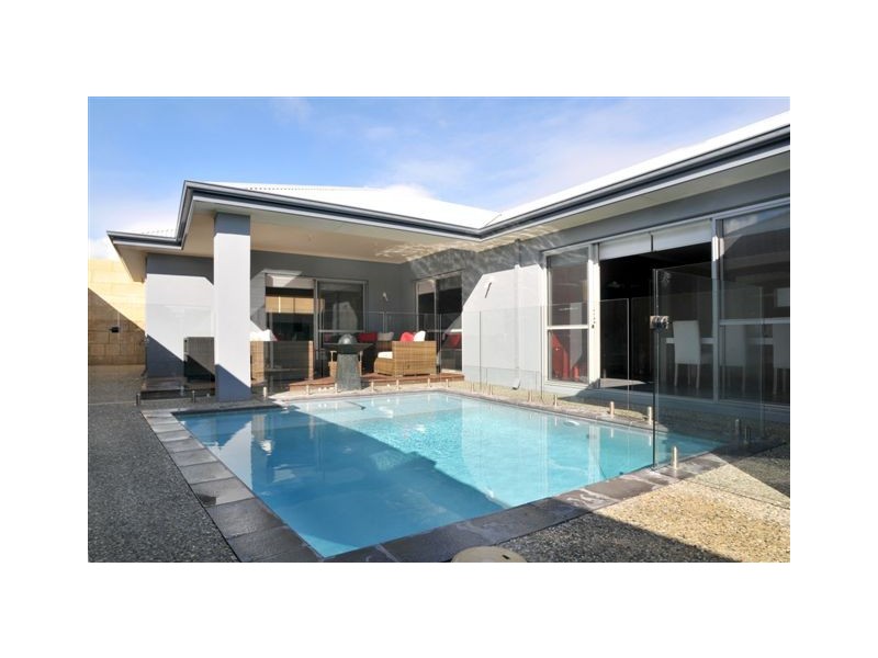 5 Crowsnest Terrace, Wannanup WA 6210