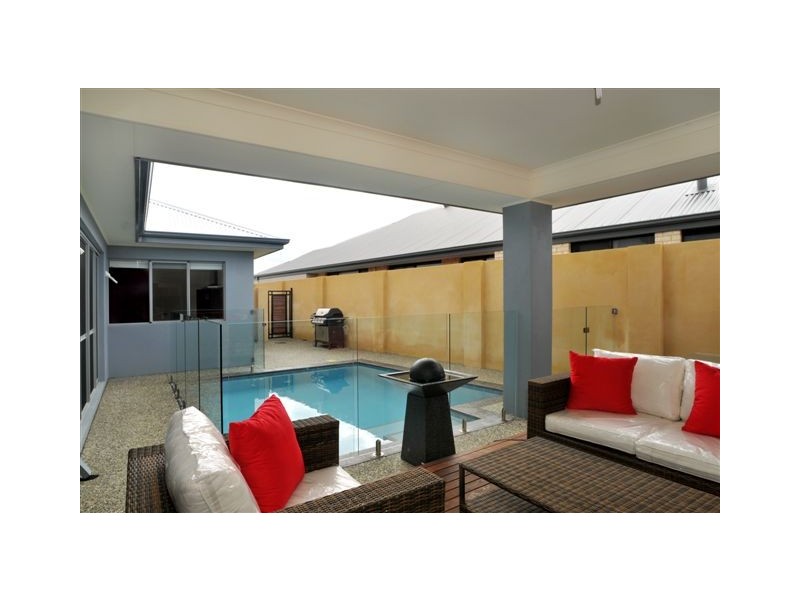 5 Crowsnest Terrace, Wannanup WA 6210