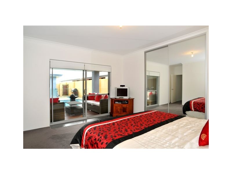 5 Crowsnest Terrace, Wannanup WA 6210