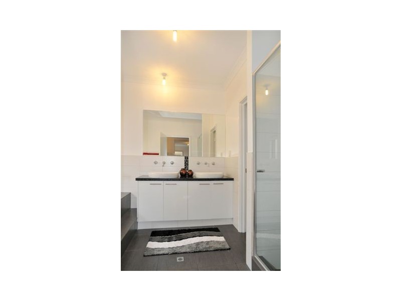 5 Crowsnest Terrace, Wannanup WA 6210