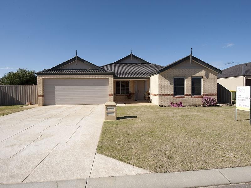 11 Wuraling Pass, Wannanup WA 6210
