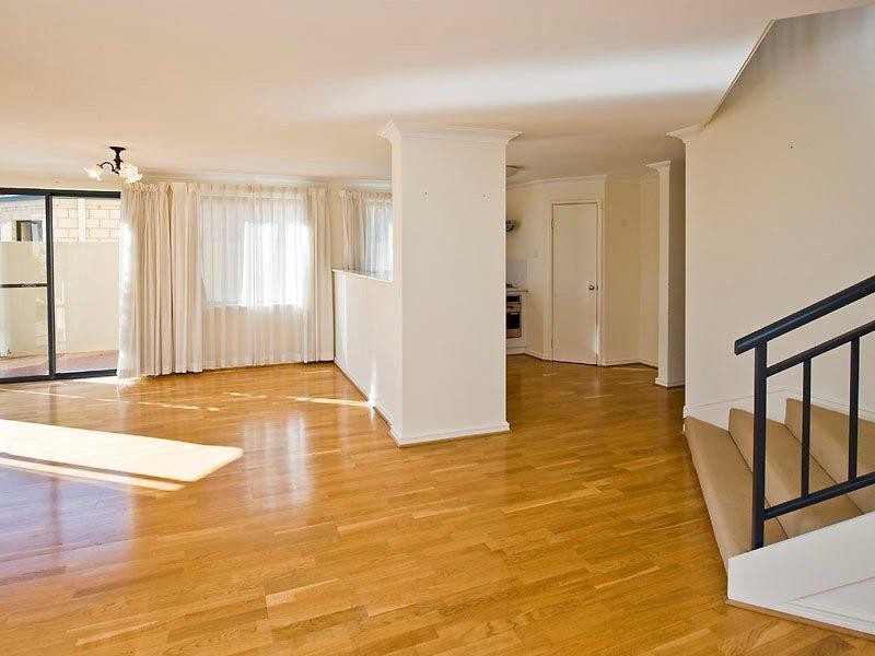 8 Westview Parade, Wannanup WA 6210