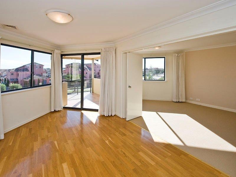 8 Westview Parade, Wannanup WA 6210