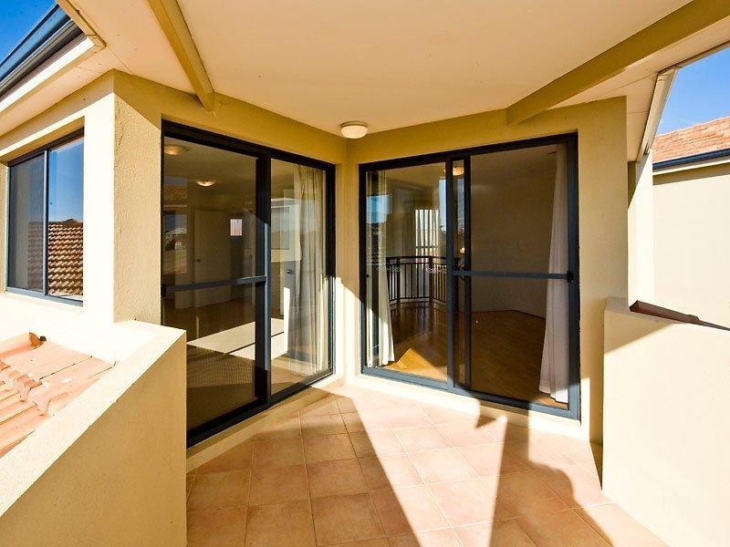 8 Westview Parade, Wannanup WA 6210