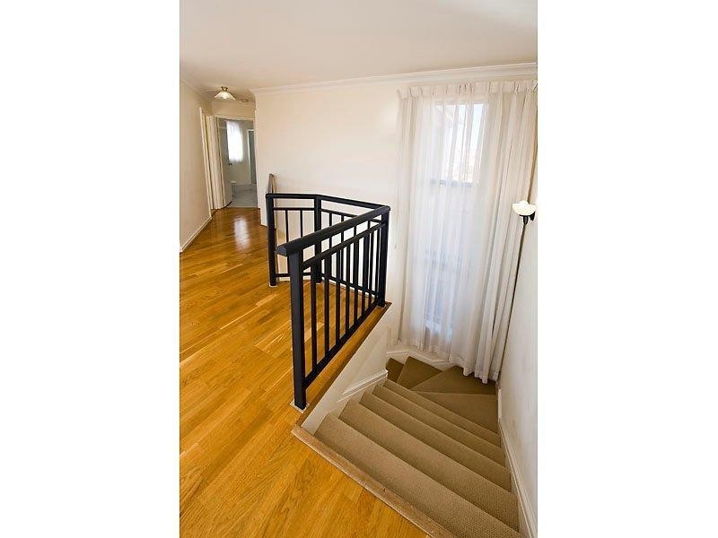 8 Westview Parade, Wannanup WA 6210