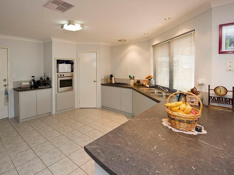 85 Baloo Crescent, Wannanup WA 6210