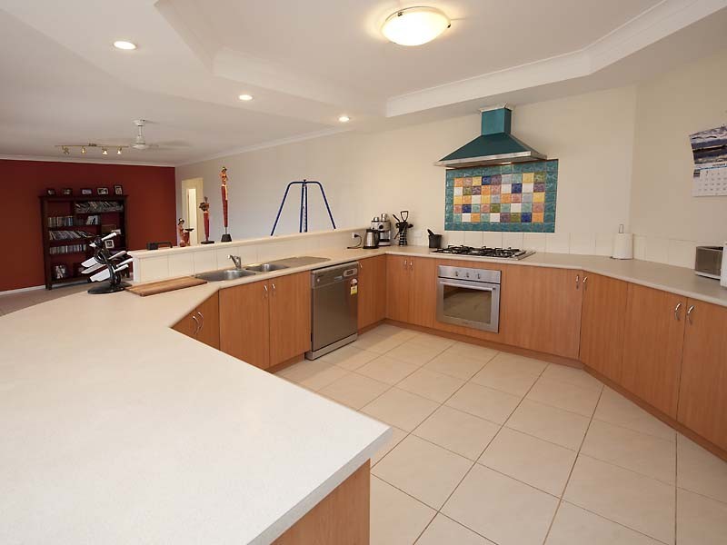 12 Endeavour Circle, Wannanup WA 6210