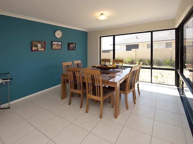 12 Endeavour Circle, Wannanup WA 6210