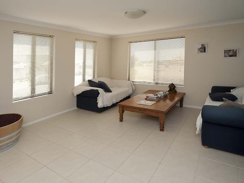 12 Endeavour Circle, Wannanup WA 6210