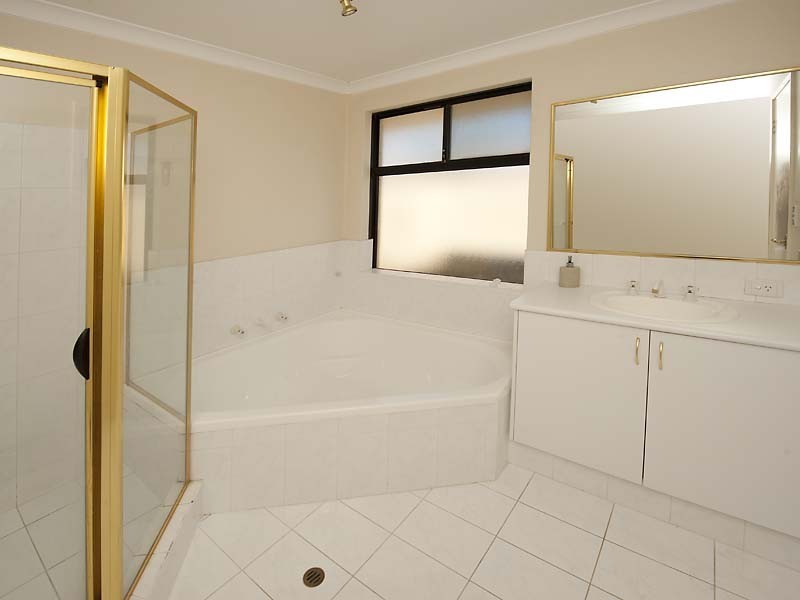 12 Endeavour Circle, Wannanup WA 6210