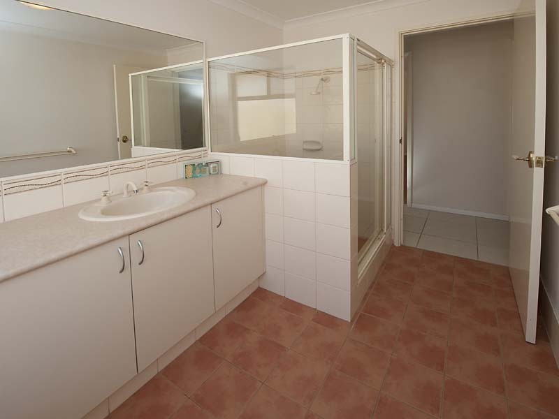 12 Endeavour Circle, Wannanup WA 6210