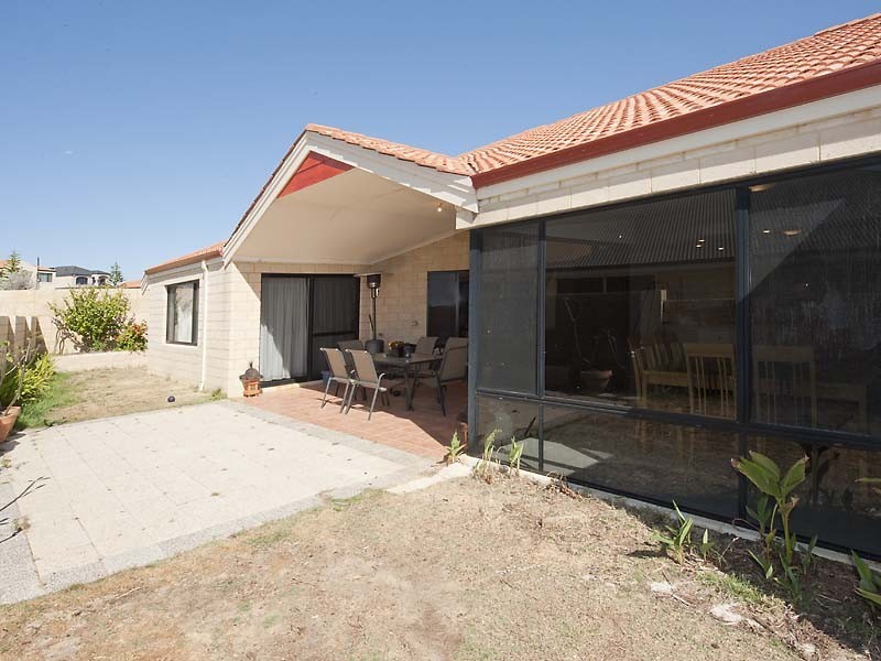 12 Endeavour Circle, Wannanup WA 6210