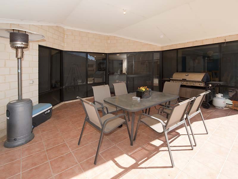 12 Endeavour Circle, Wannanup WA 6210