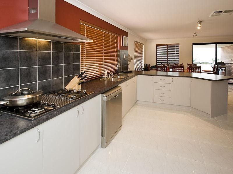 6 Quairading Rise, Dawesville WA 6211