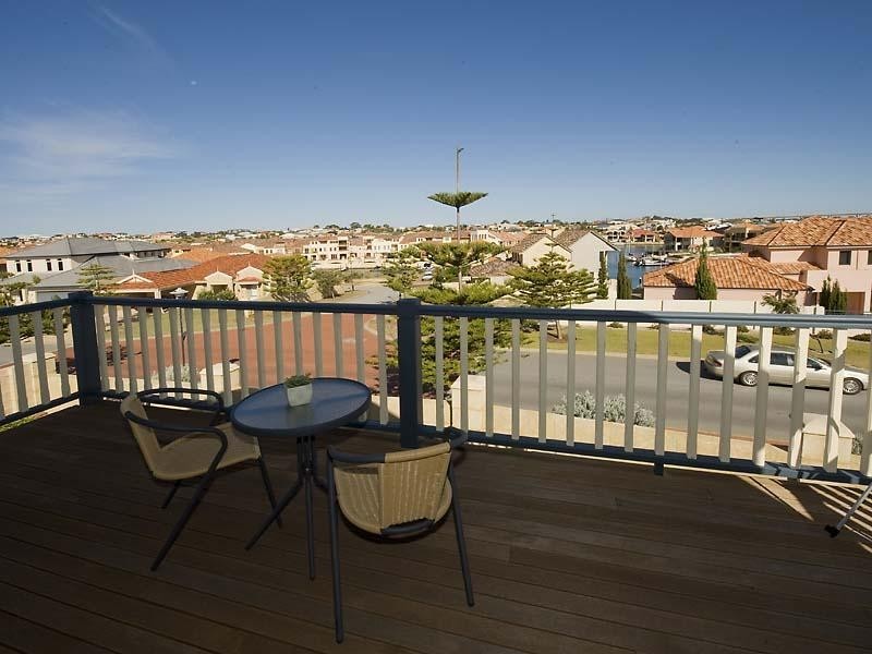 76 Alexis Circle, Wannanup WA 6210