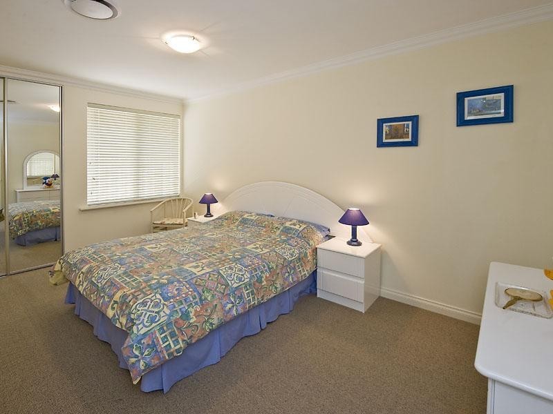 7 Lamont Court, Meadow Springs WA 6210