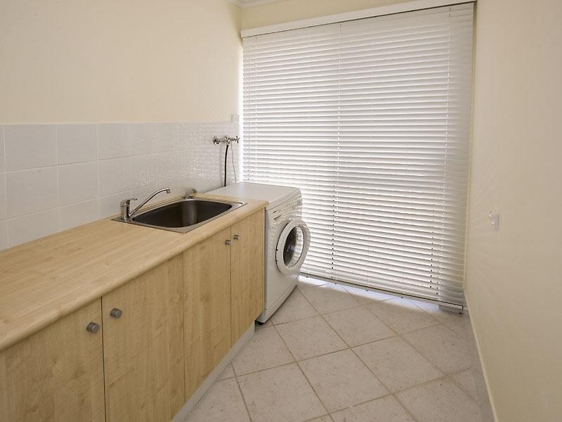 7 Lamont Court, Meadow Springs WA 6210