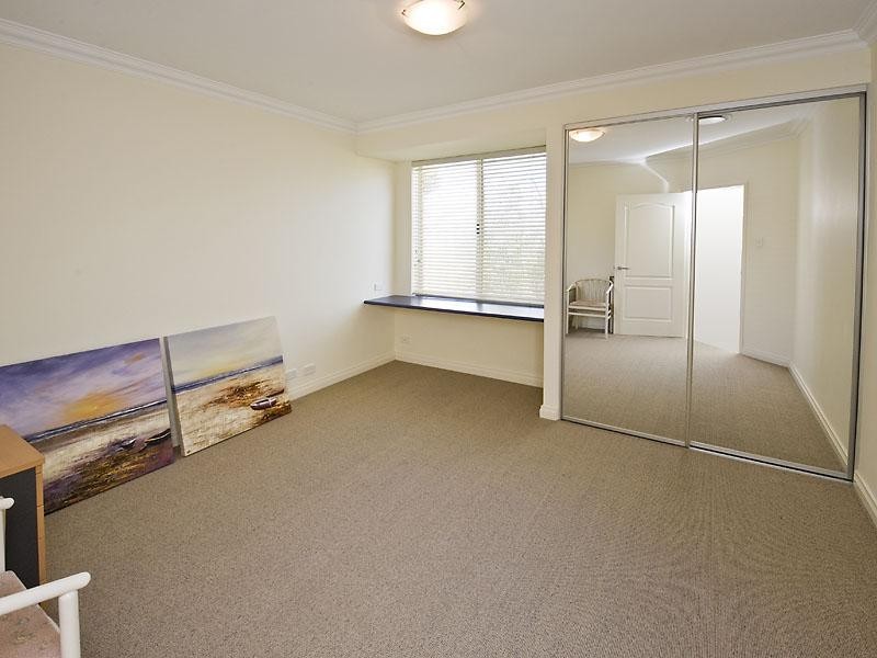 7 Lamont Court, Meadow Springs WA 6210