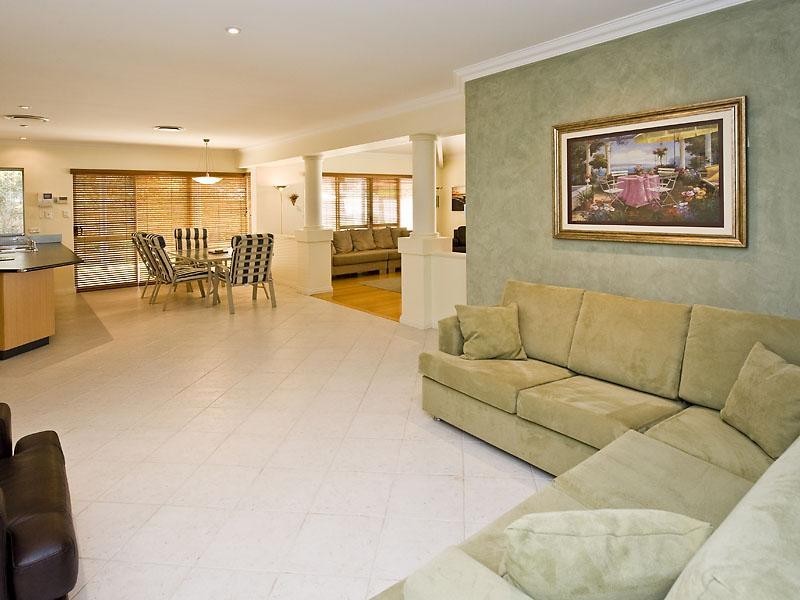 7 Lamont Court, Meadow Springs WA 6210