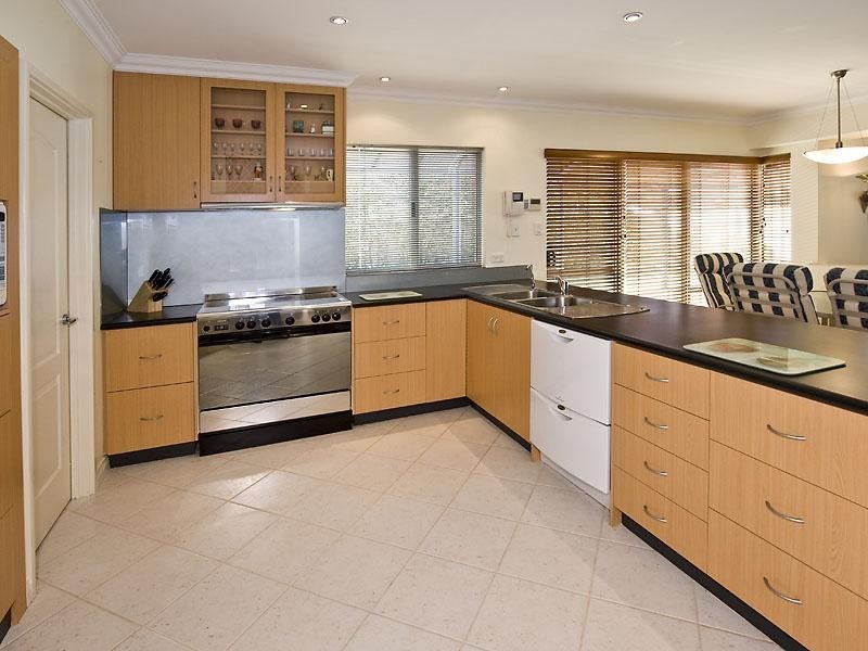 7 Lamont Court, Meadow Springs WA 6210