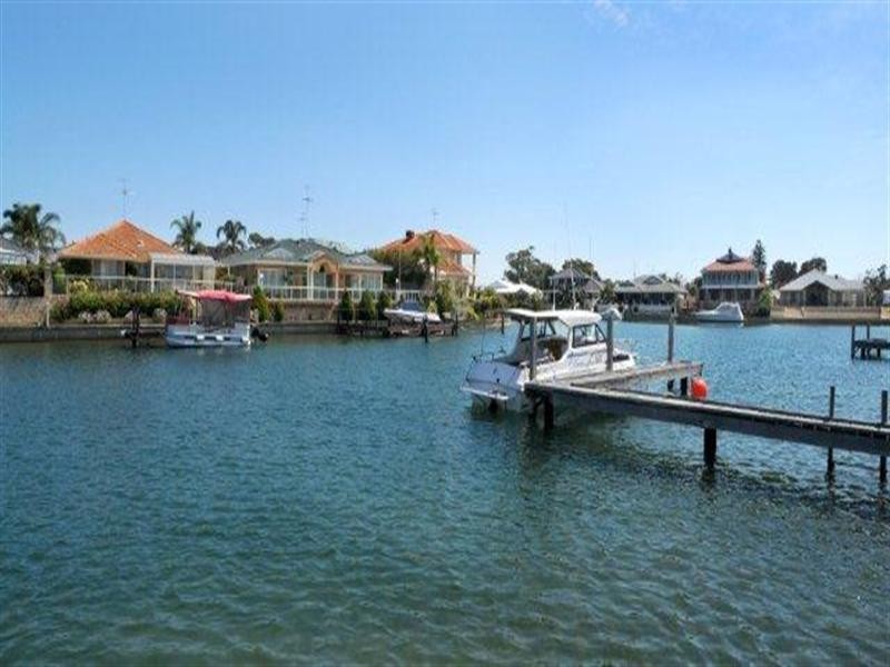 41 Cambria Island Retreat, Halls Head WA 6210