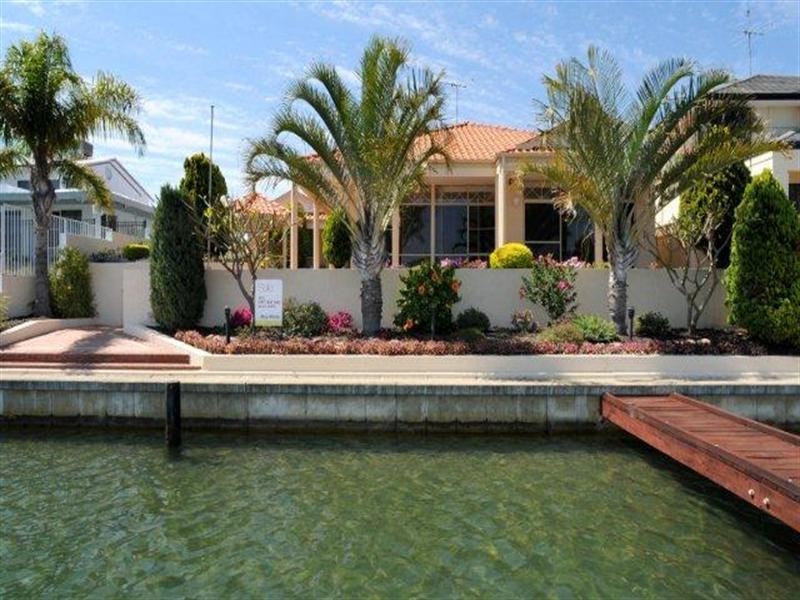 41 Cambria Island Retreat, Halls Head WA 6210