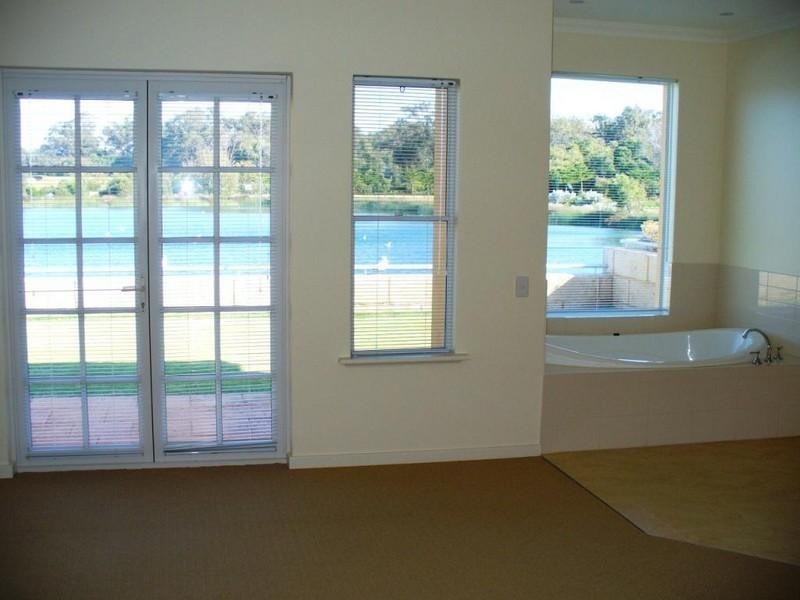 8 Lakeway Retreat, Dawesville WA 6211