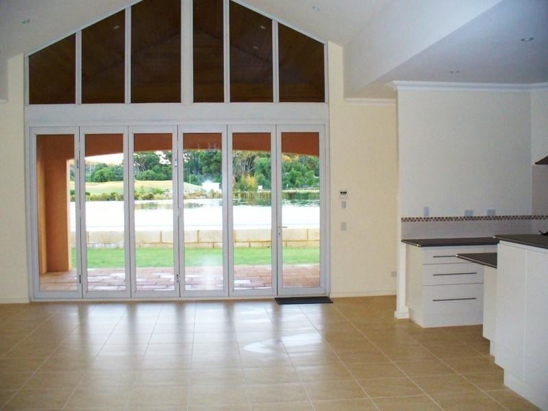 8 Lakeway Retreat, Dawesville WA 6211