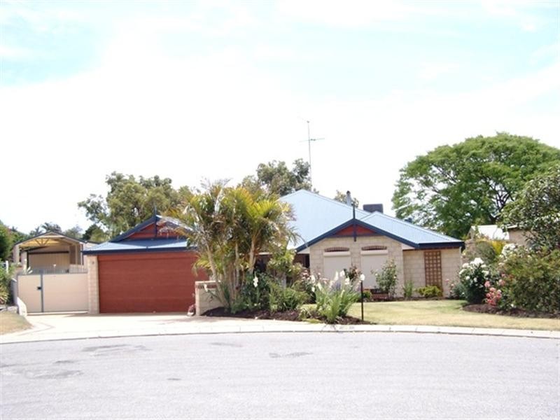 4 MAITLAND Close, Halls Head WA 6210