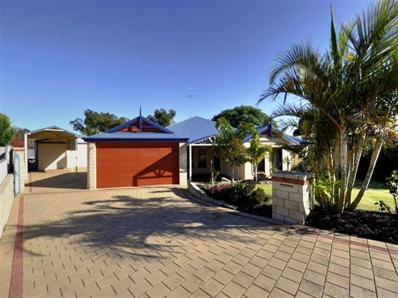 4 MAITLAND Close, Halls Head WA 6210