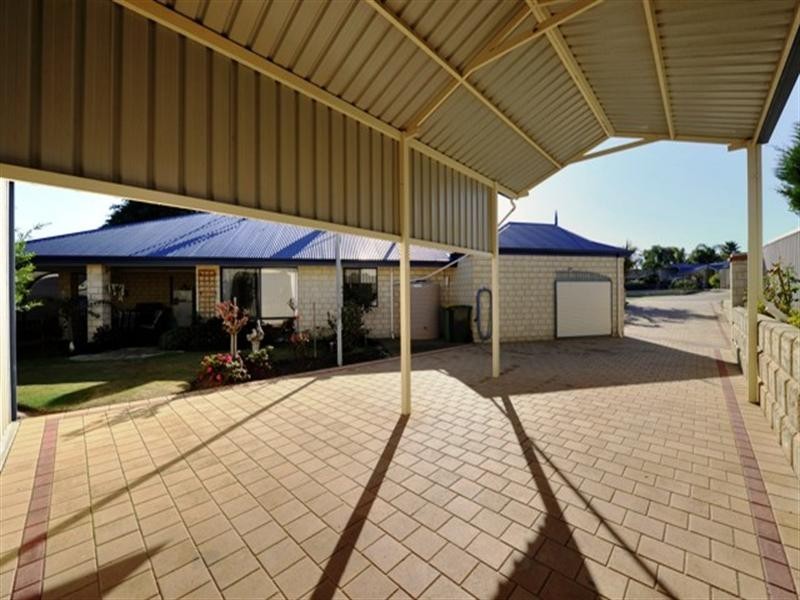 4 MAITLAND Close, Halls Head WA 6210