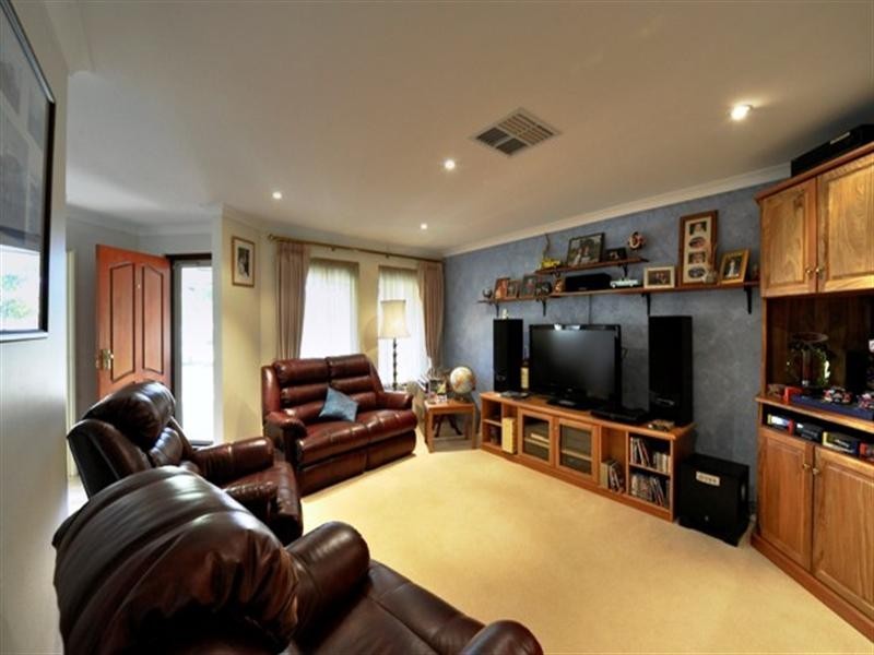 4 MAITLAND Close, Halls Head WA 6210