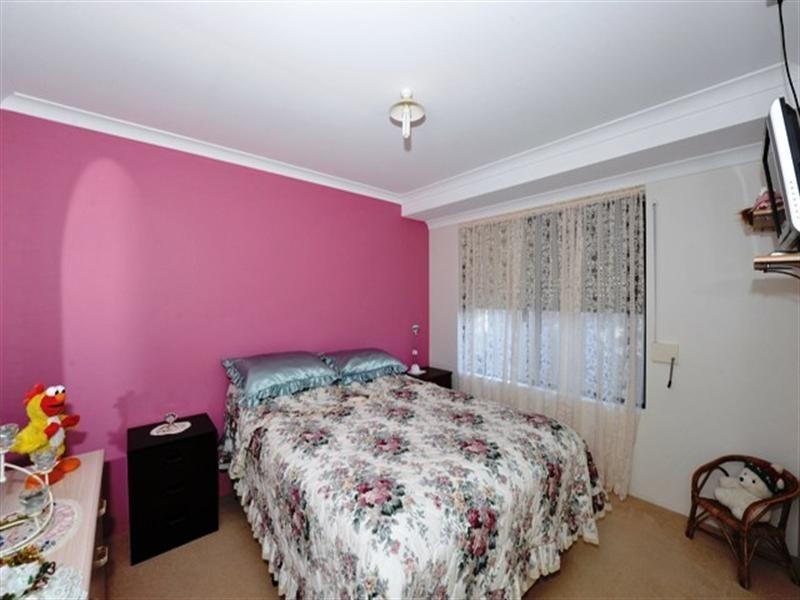 4 MAITLAND Close, Halls Head WA 6210