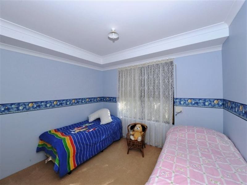 4 MAITLAND Close, Halls Head WA 6210