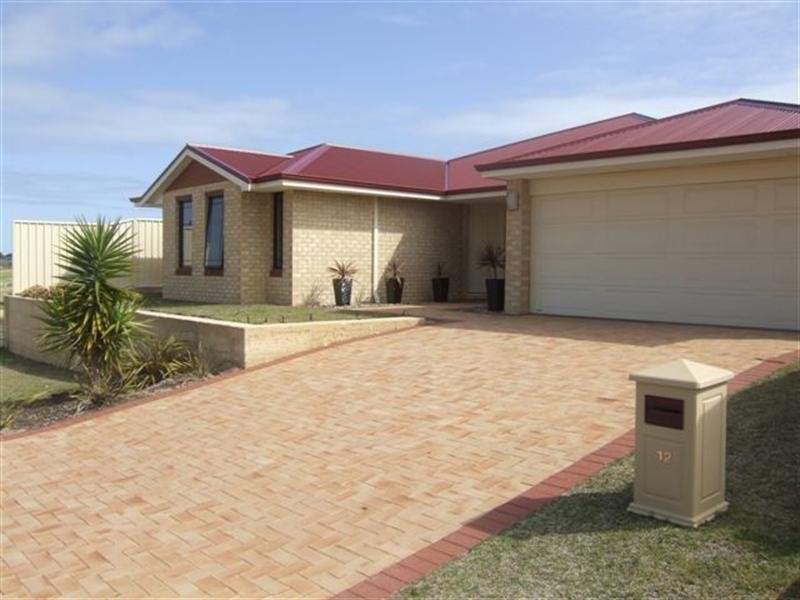 12 Quarading, Dawesville WA 6211