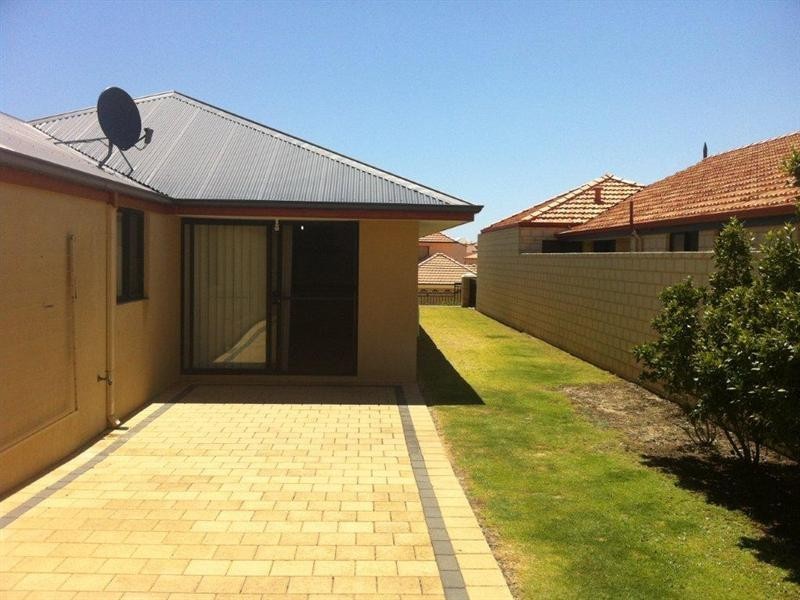 37 Batavia Avenue, Wannanup WA 6210