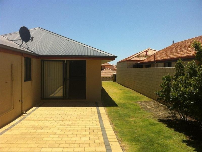 37 Batavia Avenue, Wannanup WA 6210