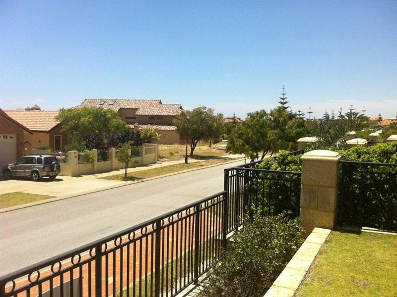 37 Batavia Avenue, Wannanup WA 6210