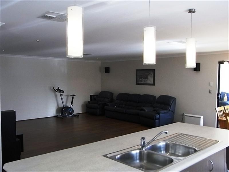 92 YINDANA, Lakelands WA 6180