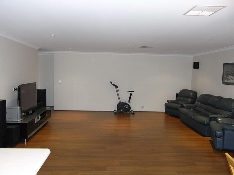 92 YINDANA, Lakelands WA 6180