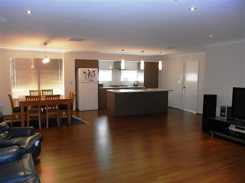 92 YINDANA, Lakelands WA 6180