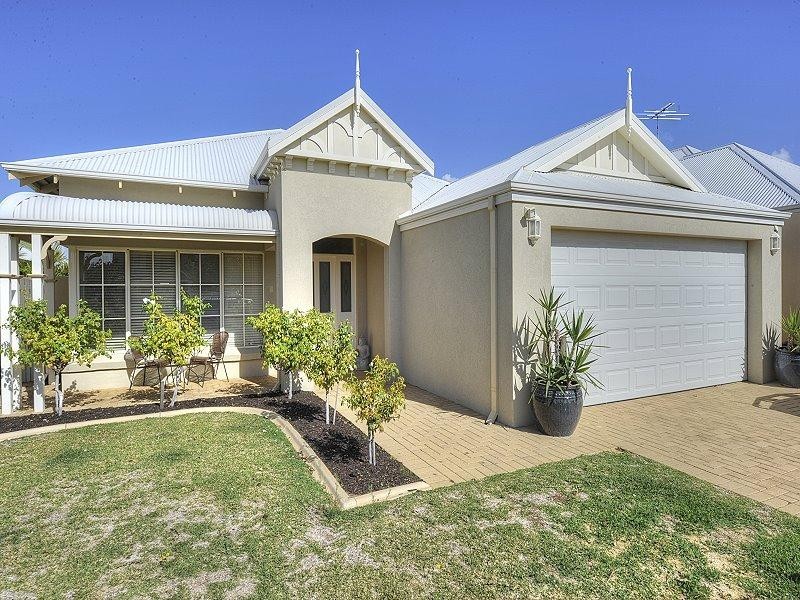 6 BERMUDA Place, Halls Head WA 6210