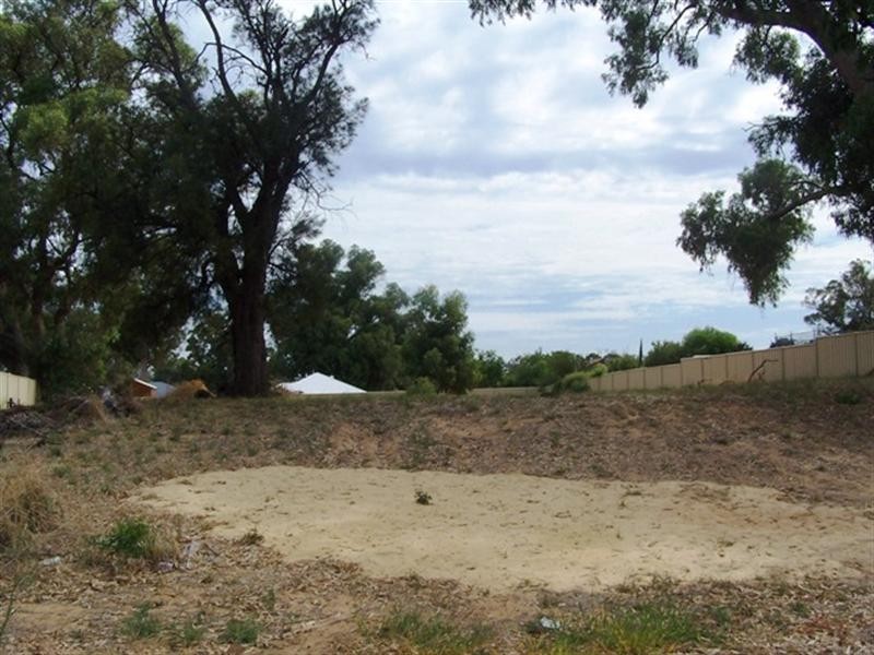 4 MADDOX Vista, Lakelands WA 6180