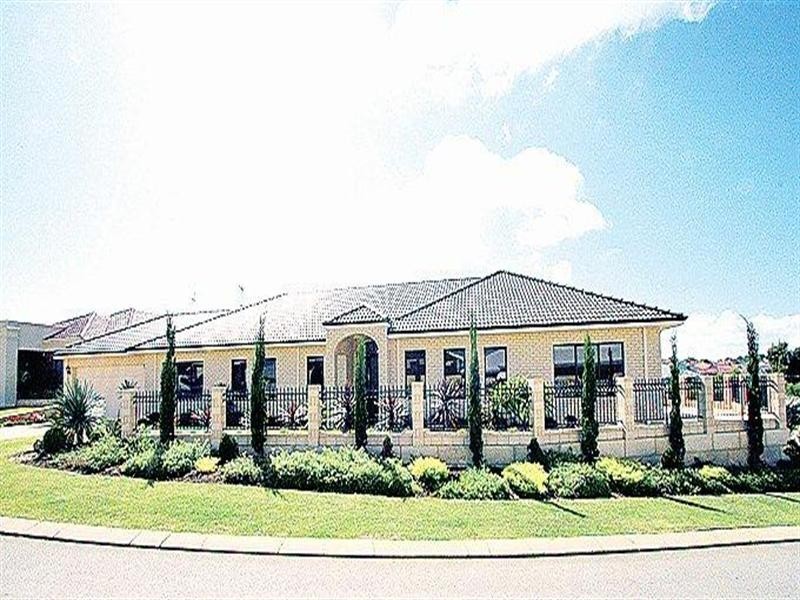 8 Asper Way, Halls Head WA 6210