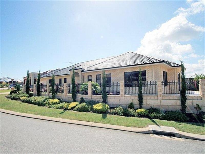 8 Asper Way, Halls Head WA 6210