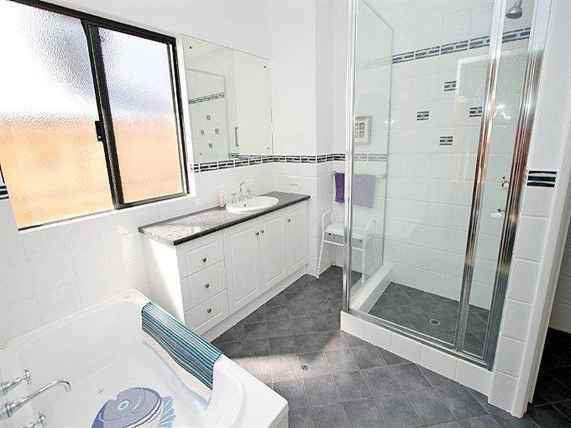 8 Asper Way, Halls Head WA 6210
